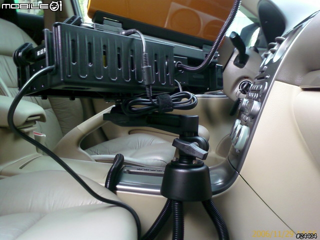 [獨創][分享] 超強行動辦公室 - RAM筆記型電腦架+1400W 110V變壓器