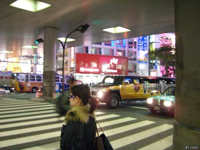 東京涉谷街頭直擊怪物!!