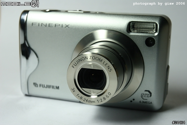 [分享]幫老媽挑的新玩具 FUJIFILM F20 開箱照