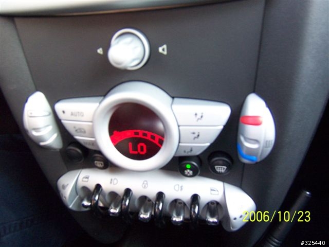[圖多]2007年式樣 MINI 以及Peugeot 207數張