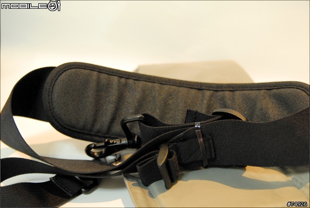[分享]一機一鏡好搭檔Lowepro Toploading 65 AW