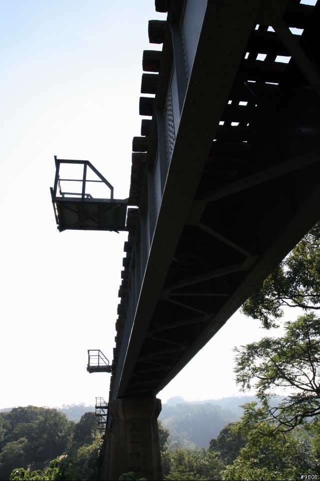 [決鬥文]DC與DSLR的比拼--Panasonic LX2 vs Canon 400D
