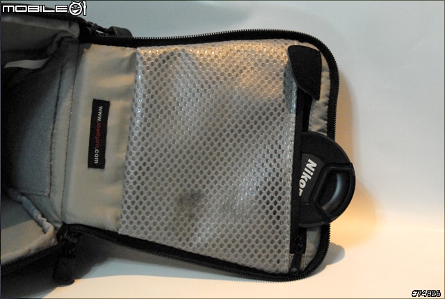 [分享]一機一鏡好搭檔Lowepro Toploading 65 AW