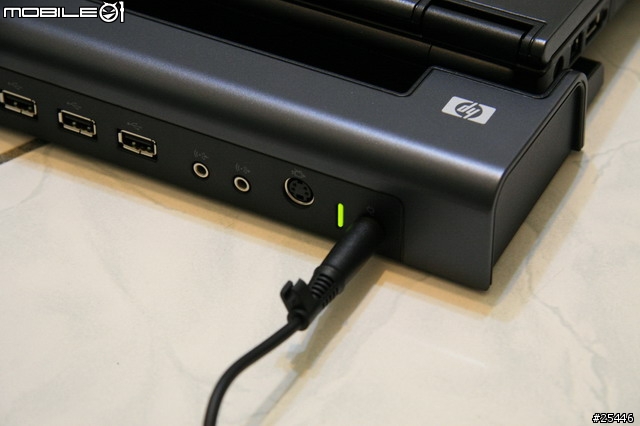 [分享]-簡單的高貴--NC2400 PART2 長效電池和底座
