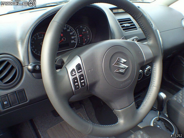 Suzuki sx4 (月眉世界展出照片)
