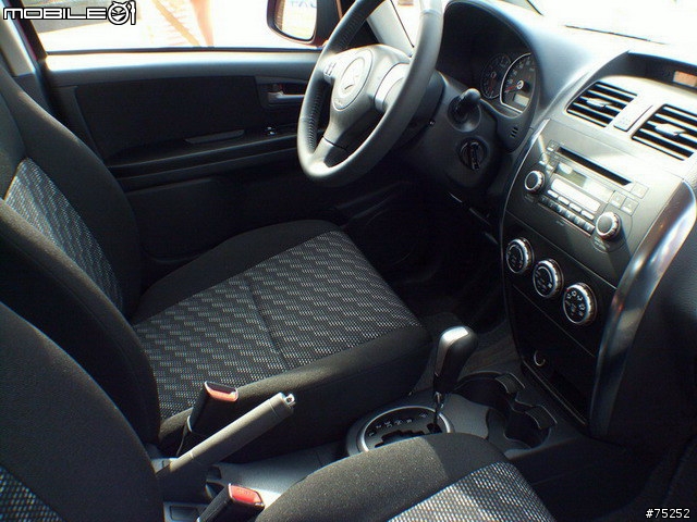 Suzuki sx4 (月眉世界展出照片)