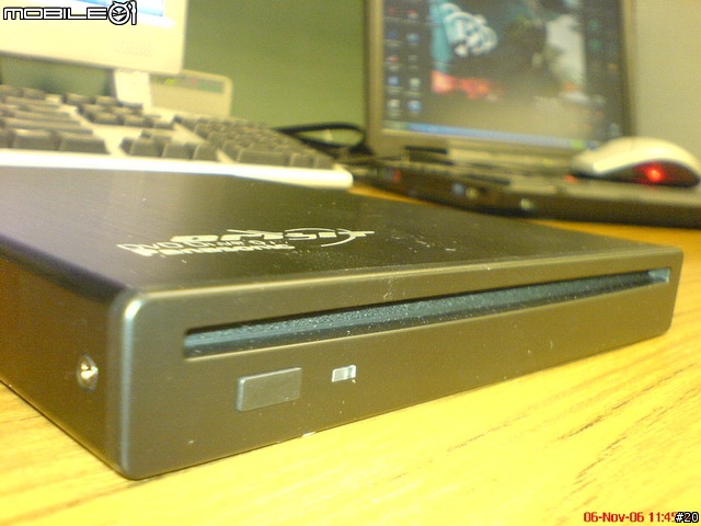 [分享] 隨身燒--Notebook 最佳伴侶 Orbbit SD-200