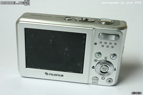 [分享]幫老媽挑的新玩具 FUJIFILM F20 開箱照