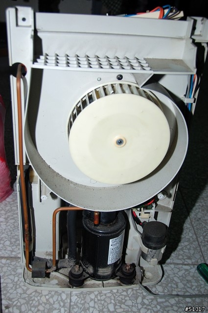 [分享] 拆解壓縮機型除濕機