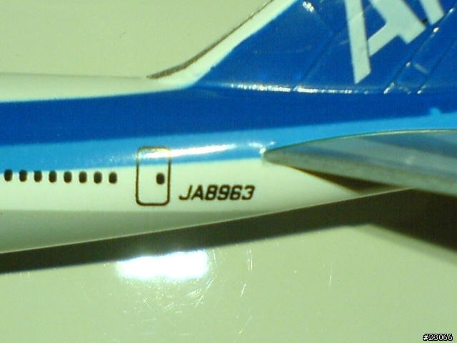 (也算是逸品)ANA日本航空--波音747-400客機 1:500