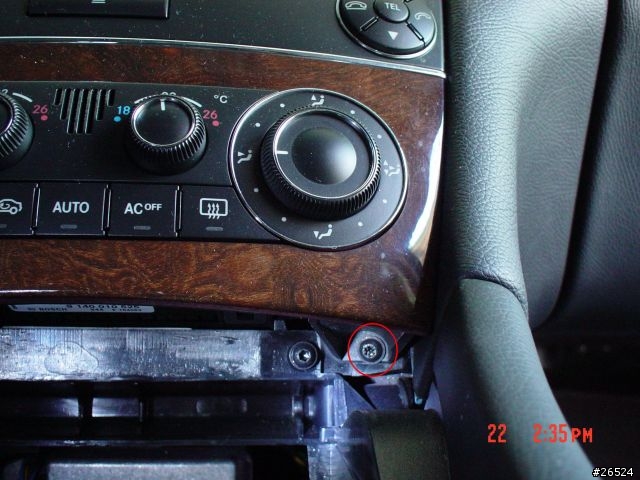 [DIY] Mercedes Benz C200K外接ipod大作戰