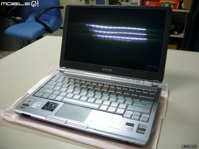 [開箱分享] 輕薄行動達人的精品 ─ SONY TX47TP