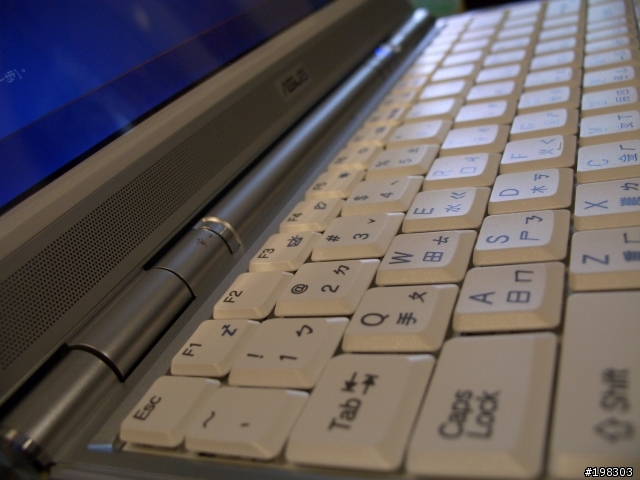[分享]ASUS S6F 粉鑽桃色皮革機 (送老媽的聖誕禮)