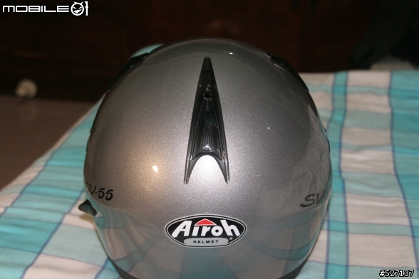 「分享」Airoh SV-55 義大利安全帽一頂。