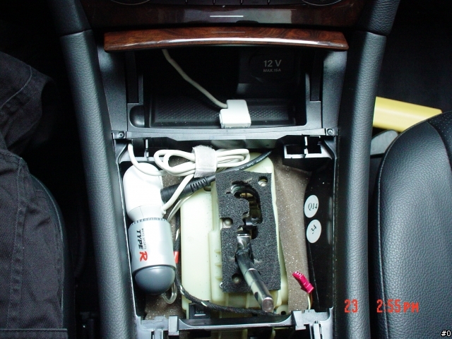 [DIY] Mercedes Benz C200K外接ipod大作戰