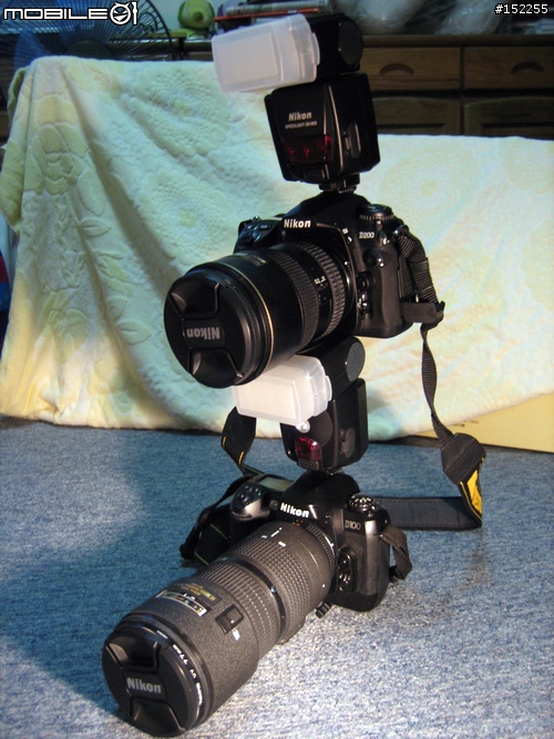 [開箱]等了一個半月的"滿5000送500"的 Nikon D200終於來了~~