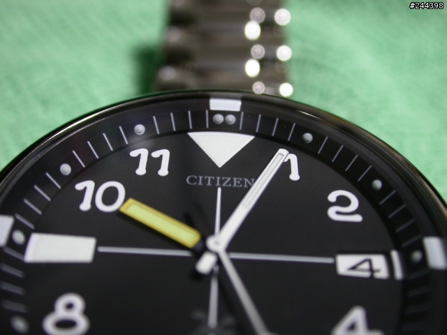 女友送的錶,大概多少錢啊???