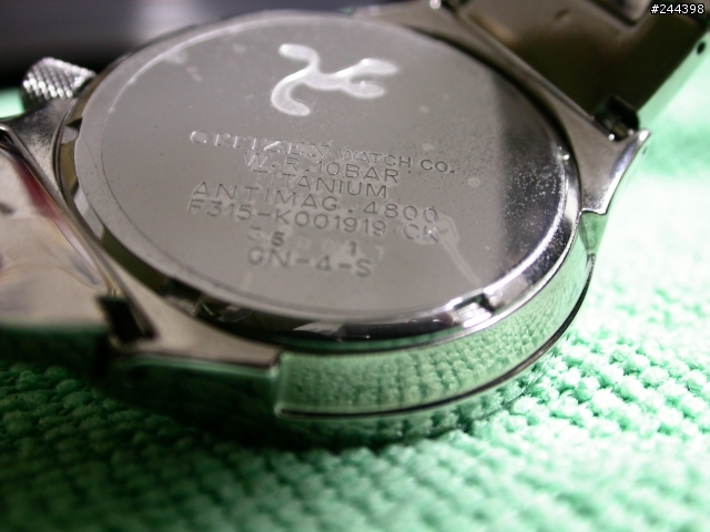 女友送的錶,大概多少錢啊???