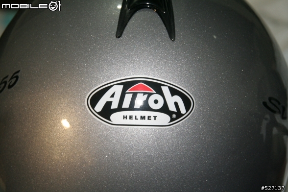 「分享」Airoh SV-55 義大利安全帽一頂。