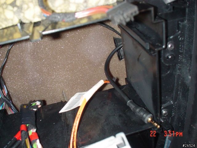 [DIY] Mercedes Benz C200K外接ipod大作戰