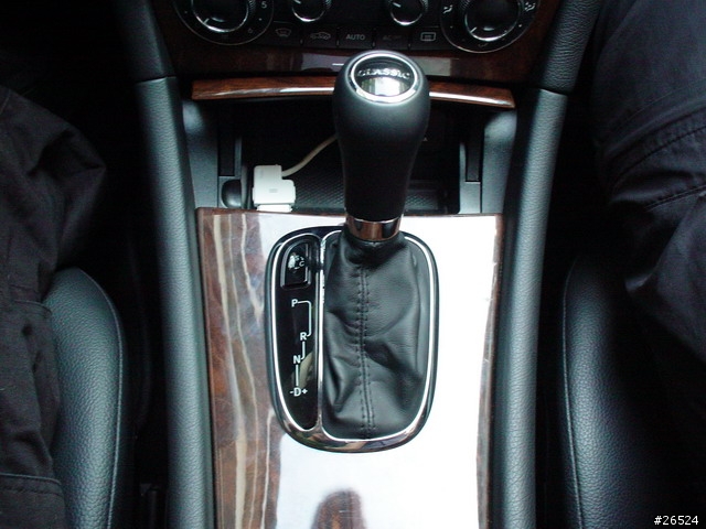 [DIY] Mercedes Benz C200K外接ipod大作戰
