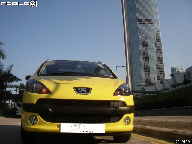 【勸敗分享】我和我家的 Peugeot 1007 ．有格調和安全感的奢華