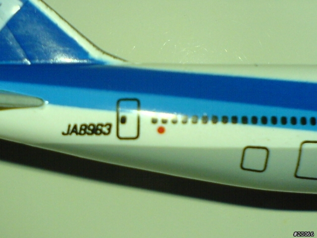 (也算是逸品)ANA日本航空--波音747-400客機 1:500