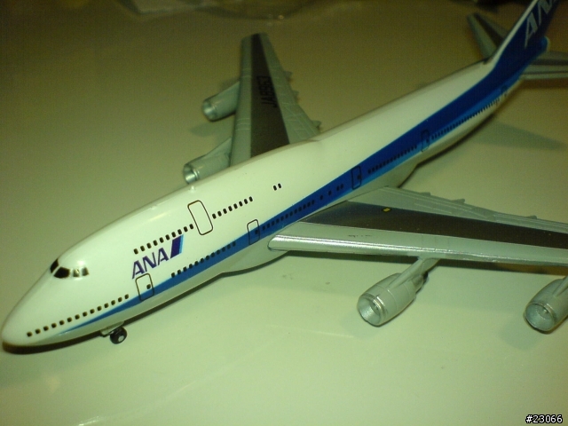 (也算是逸品)ANA日本航空--波音747-400客機 1:500