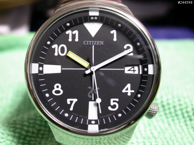 女友送的錶,大概多少錢啊???