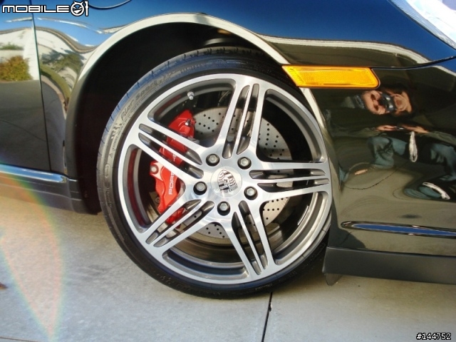 終於到手的 997 Turbo 5AT  加了小告示