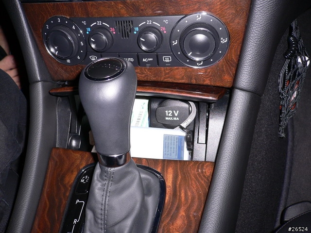 [DIY] Mercedes Benz C200K外接ipod大作戰