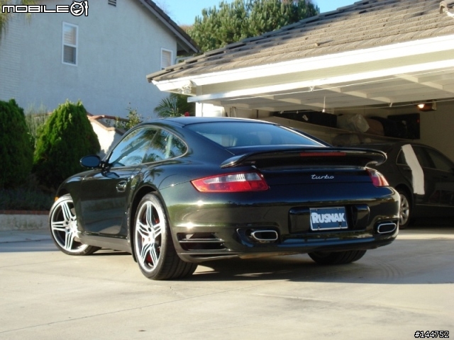 終於到手的 997 Turbo 5AT  加了小告示