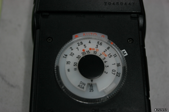 請問有買400D的大大裡面附的DDP在哪可以找到中文化的XX，裡面還有一個閃燈的問題要問..