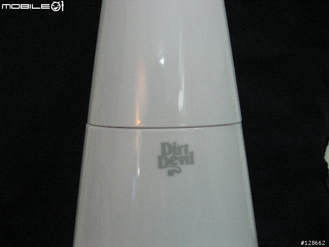 聖誕節應景的小家電~像聖誕樹的Dirt Devil吸塵器－KONE~