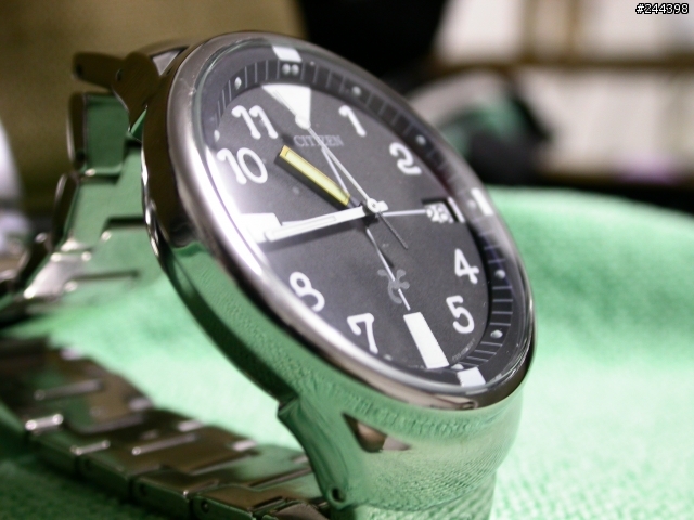 女友送的錶,大概多少錢啊???