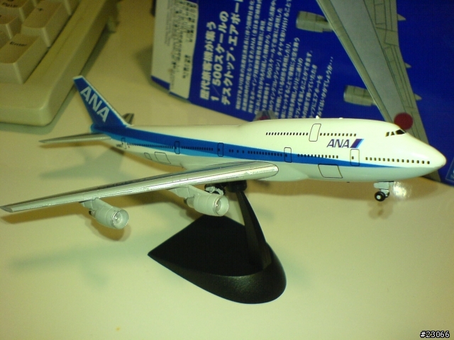 (也算是逸品)ANA日本航空--波音747-400客機 1:500