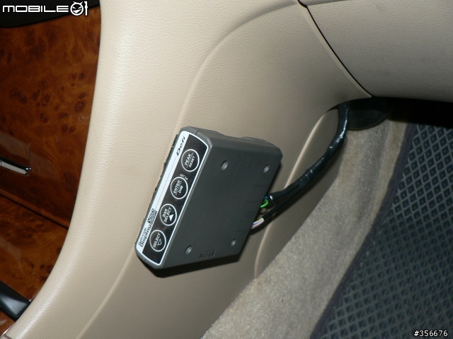 [分享]豪華外接式車用抬頭顯示器---Defi-Link VSD Concept