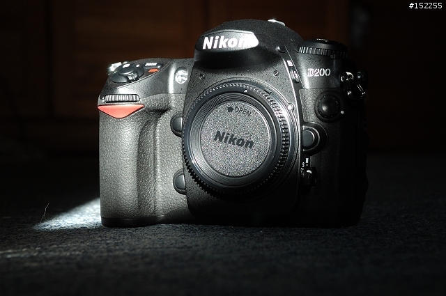 [開箱]等了一個半月的"滿5000送500"的 Nikon D200終於來了~~