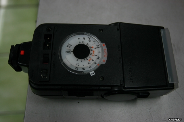 請問有買400D的大大裡面附的DDP在哪可以找到中文化的XX，裡面還有一個閃燈的問題要問..