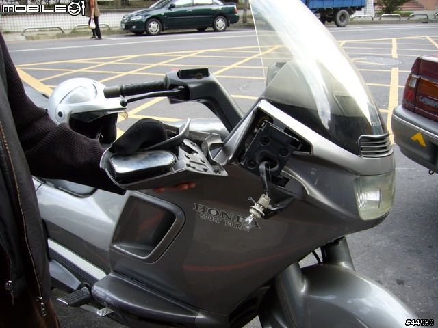 請問HONDA PC800的後照鏡那買??