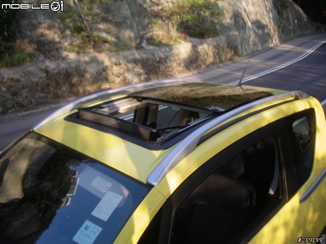 【勸敗分享】我和我家的 Peugeot 1007 ．有格調和安全感的奢華