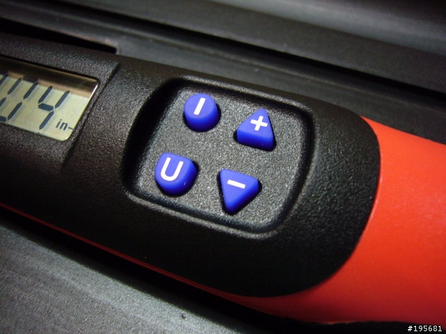 [分享] 簡單好用機車輔助工具- Snap-on 數位扭力扳手