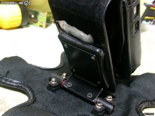 [分享] G-Smari 加強版 + 五爪車用手機/PDA座