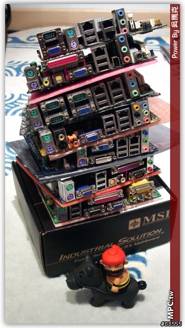 親愛的 你被mini-itx包圍啦!! MSI MS-9642 雙核工業版