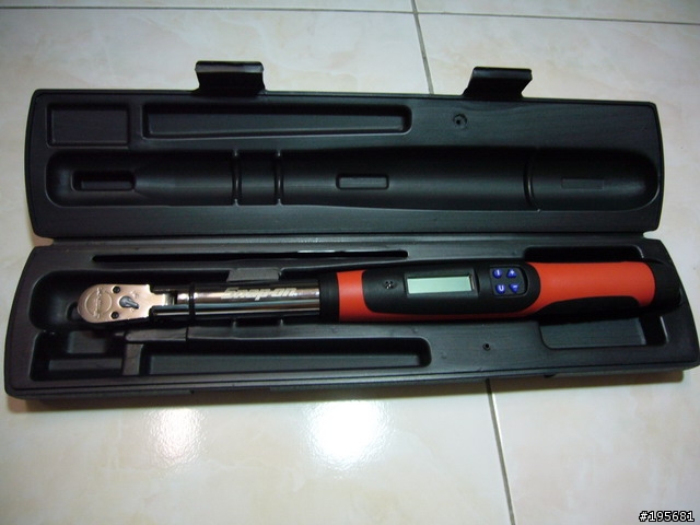 [分享] 簡單好用機車輔助工具- Snap-on 數位扭力扳手
