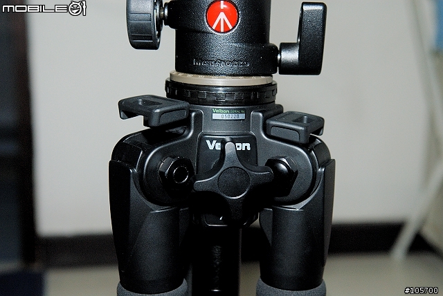 [分享] 碳腳架 Velbon Neo Carmagne 740 + Manfotto 488RC2 (圖多)