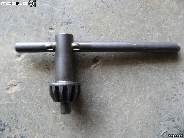 [分享]MAKITA‧7.2安培的強力馬達，鑽起孔來游刃有餘！