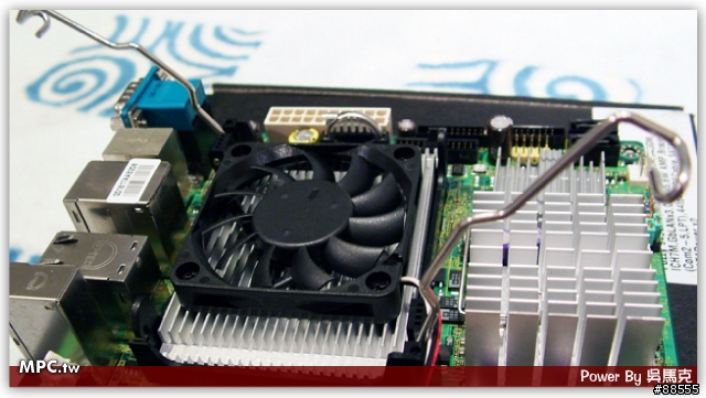 親愛的 你被mini-itx包圍啦!! MSI MS-9642 雙核工業版
