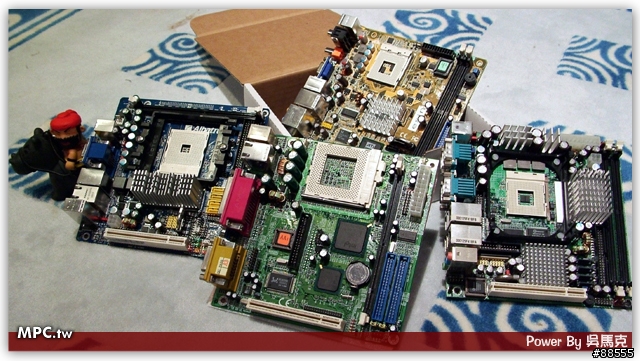 親愛的 你被mini-itx包圍啦!! MSI MS-9642 雙核工業版