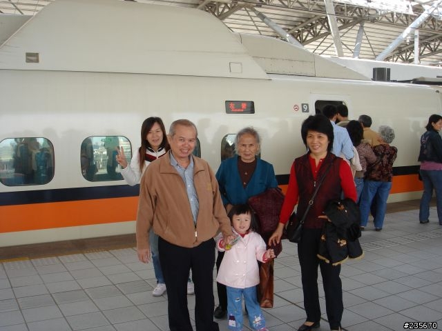 [分享](汽車綜合討論區)我的「偽」F1之夢, 時速302km/hr(圖超多, 有GPS的時速)1/16新增照片